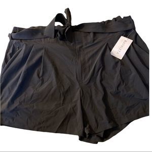 Athleta Skyline II Short Black NWT Size 20 Plus​